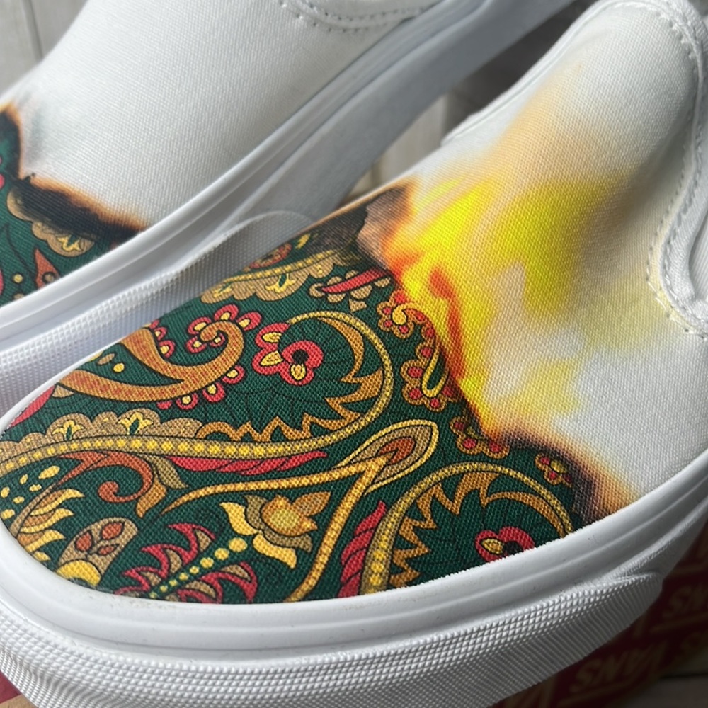 Vans classic slip on Big Reveal sneaker - Picture 2 of 4